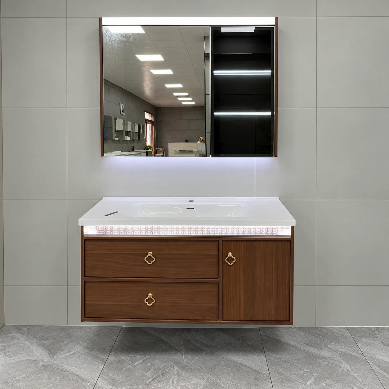 Meuble de salle de bain en bois brun avec poignées décoratives